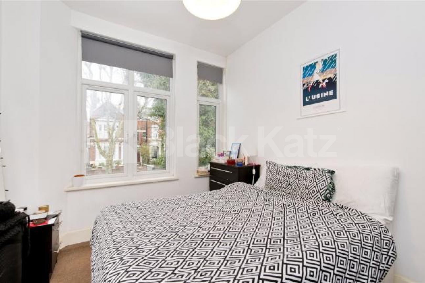 			2 Bedroom, 1 bath, 1 reception Apartment			 Mount View Road , FINSBURY PARK-STROUD GREEN 